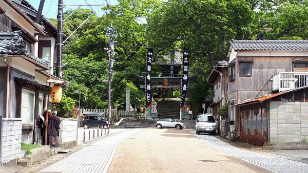 三国神社前